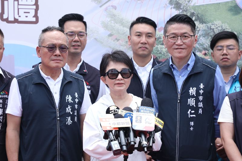 中國國民黨主席鄭麗文7日拜會台中市長盧秀燕（前中）討論軍購案，盧秀燕8日接受媒體聯訪表示，立法院要表決，相信會有圓滿結果及符合民意看法。（台中市府提供）