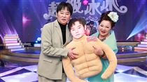 極樂畫面流出　71歲白冰冰激吻小鮮肉猛男