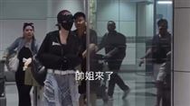 謝金燕機場忘帶護照放鳥飛機　經紀人嚇壞