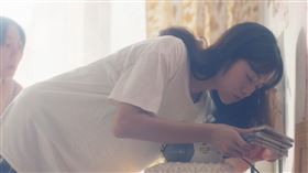公視學生劇展《43號六樓》紀亮竹飾演影視美術工作者「C」。（圖／公視提供）