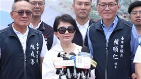 盧秀燕接受媒體聯訪談軍購案中國國民黨主席鄭麗文7日拜會台中市長盧秀燕（前中）討論軍購案，盧秀燕8日接受媒體聯訪表示，立法院要表決，相信會有圓滿結果及符合民意看法。（台中市府提供）中央社記者蘇木春傳真　115年5月8日