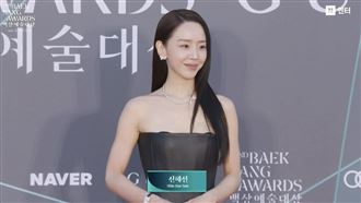 胸貼大走光！申惠善上圍尷尬直播全放送