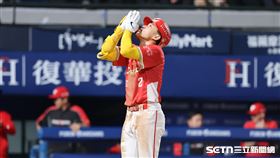 中職37年例行賽，味全龍中外野手郭天信炸裂陽春砲。（圖／記者劉彥池攝影）