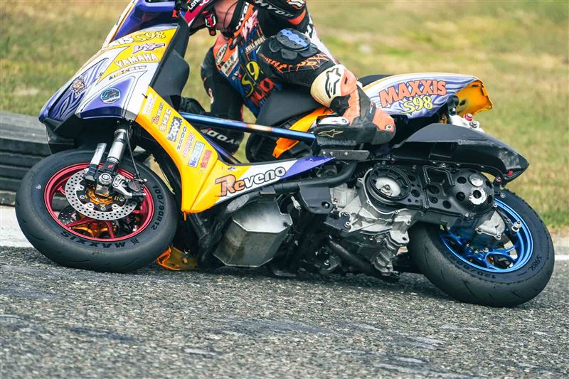 MAXXIS S98R Radial主打更強抓地力與操控表現。（圖／MAXXIS提供）