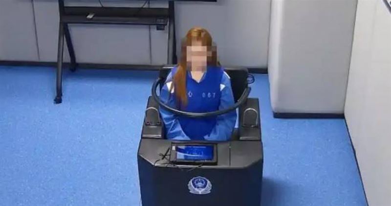 女子趁男友熟睡時利用人臉辨識解鎖男友手機，3個多月內盜轉約124萬元台幣。（圖／翻攝自微博）