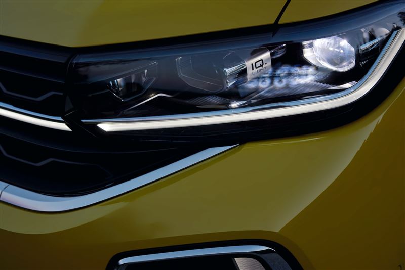 配備IQ.LIGHT智慧燈組與IQ.DRIVE駕駛輔助系統。（圖／Volkswagen提供）