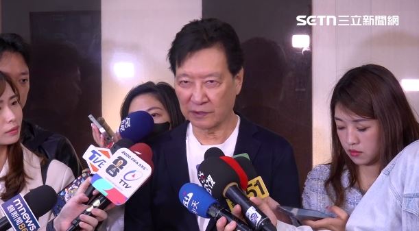 趙少康接受媒體聯訪抱怨，黨中央別用他和侯友宜的選舉補助款打擊他（圖／翻攝畫面）