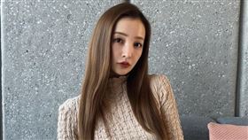 板野友美一直給人與時尚精品生活脫離不開的形象。（圖／翻攝自IG @tomo.i_0703）
