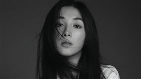 陳以諾接受專訪分享自己創作音樂的故事和創業歷程。（圖／環球音樂提供）