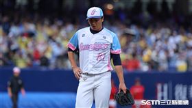 中職37年例行賽，富邦悍將先發投手陳仕朋3.1局退場。（圖／記者劉彥池攝影）