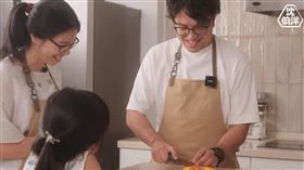 沈伯洋一家三口一起過母親節。（圖／翻攝沈伯洋PumaYT）
