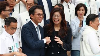 軍購案　綠委一表曝「藍白賣台全紀錄」