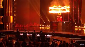 台灣神級火舞登《英國達人秀》　楊立微奪「金按鈕」直奔決賽（翻攝自Britain's Got Talent YouTube）
