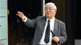 杜金龍認為，台股修正7％～11％時，就是加碼0050的甜蜜買點。