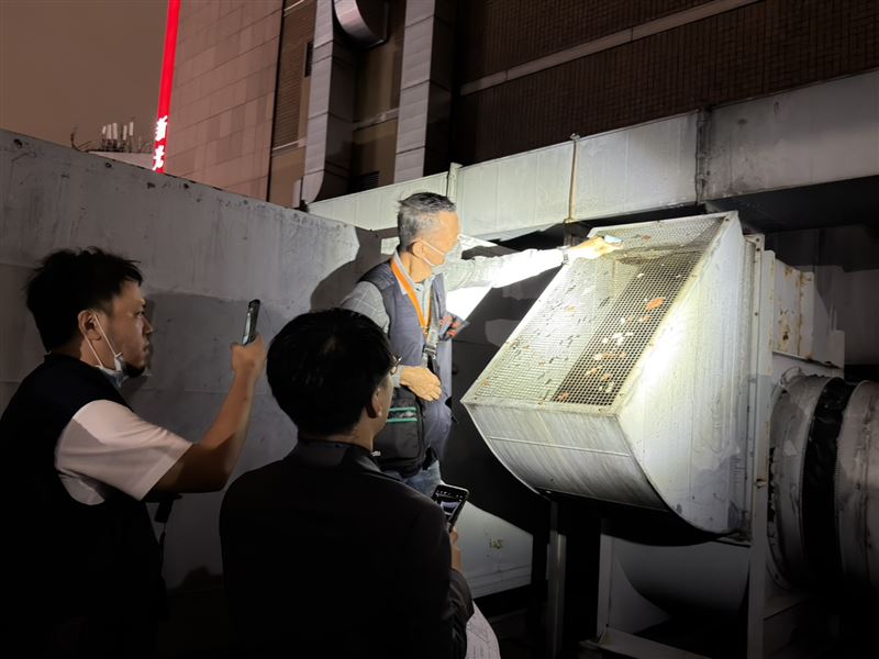 誠品南西店驚見老鼠「從天而降」，北市府到場進行聯合稽查。(圖/台北市政府提供)