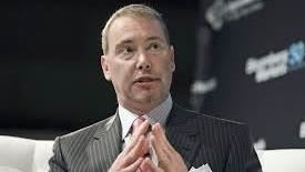 「新債王」岡拉克（Jeffrey Gundlach）發出重磅警告，直指市場嚴重誤判聯準會降息預期，預測2026年底前恐無降息可能，甚至存在升息風險。（圖／翻攝自Jeffrey Gundlach臉書）