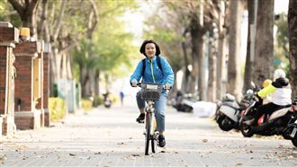中度障礙女自存薪水　回老家幫爸裝浴簾