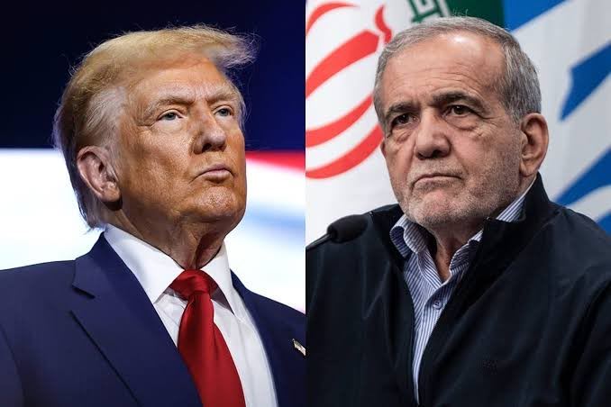 美國總統川普（Donald Trump）拒絕伊朗的終戰提案，直呼「完全無法接受」；伊朗總統裴澤斯基安（Masoud Pezeshkian）立即在社群反嗆「永不向敵人低頭」。兩國元首的強硬表態，加劇外界對美伊僵局拉長的擔憂。（圖／翻攝自X平台 @shanaka86）