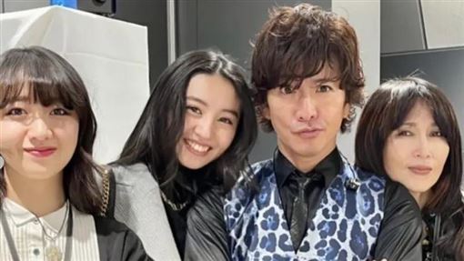 木村拓哉太寵妻！母親節贈康乃馨告白愛妻