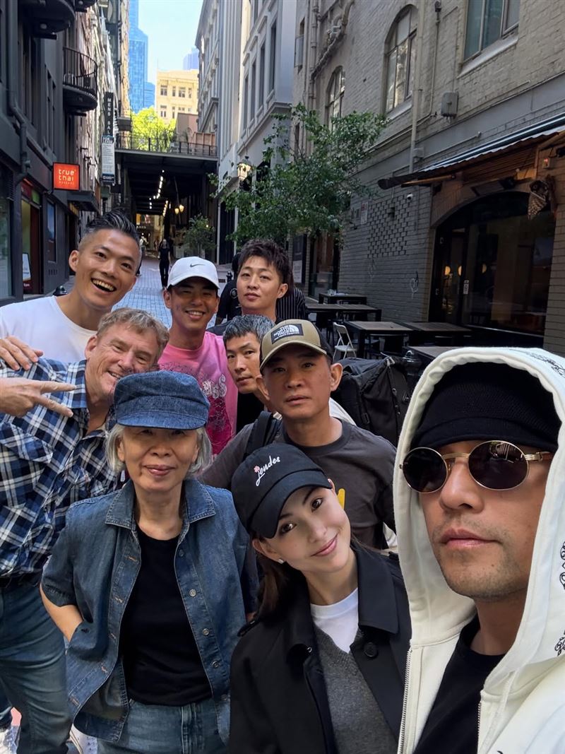 周杰倫帶老婆、媽媽，以及好友們一起慶祝母親節。（圖／翻攝自IG @jaychou）