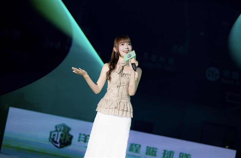 芮妮唱台語歌（圖／洋基工程提供）