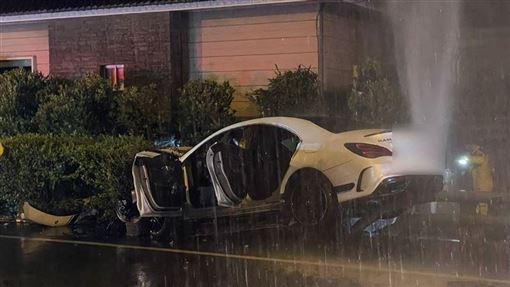 墾丁飛車追逐撞爛！醉男害友結局出爐