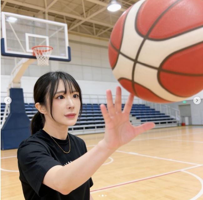 辻井穗乃果受到傷病影響，目前已無法進行任何拍攝與演藝活動，未來何時能重返女優工作仍是未知數。（圖／翻攝自辻井穗乃果IG）