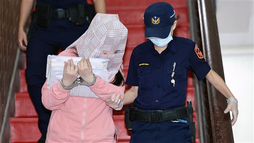 張淑晶出庭再拚減刑　「全臉封印」躲媒體