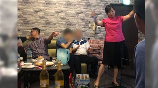 私刑擄人警察幫吃案　太子母與警高層歡唱