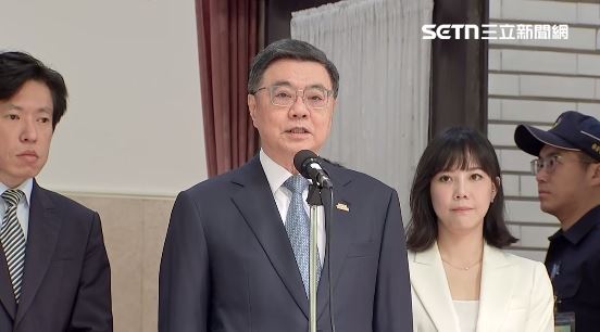 卓榮泰接受媒體聯訪。(圖/翻攝畫面)