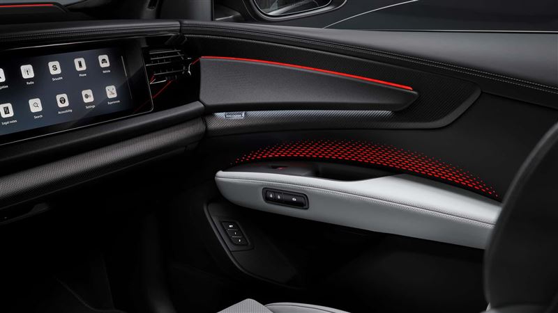 Q9是Audi首款搭載自動車門技術的車型。(圖/翻攝Audi網站)