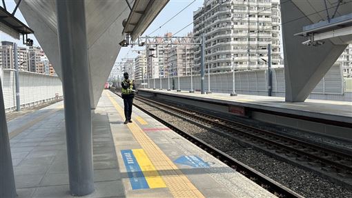 夫妻大鬧車站！夫失控咆哮　妻欲跳軌輕生