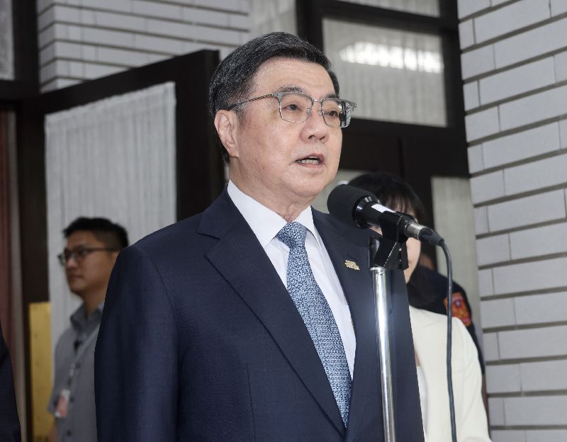 淡江大橋今天正式通車，有新北市議員質疑交通部漏邀新北市政府與新北市長侯友宜。行政院長卓榮泰受訪表示，「我也沒有被邀請」。（圖／中央社）