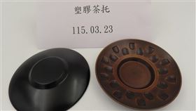 「金澤美味股份有限公司」從日本進口的「塑膠茶托」溶出試驗違規。（圖／食藥署提供）
