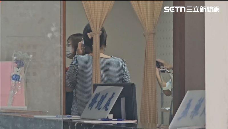 「屏東研醫明及視康診所」稽查結果曝光,並未查到任何針孔。(圖/翻攝畫面)