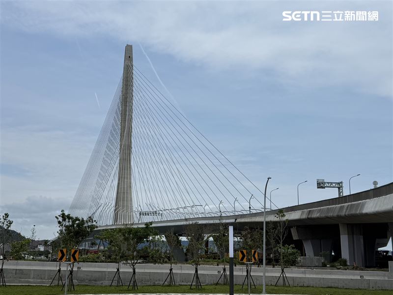 淡江大橋正式通車。(圖/記者李育道攝影)