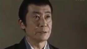 日本資深演員岩下浩罹患脊椎管狹窄症15年，於東京都內的家中辭世，享耆壽93歲。（圖／翻攝自Ｘ）