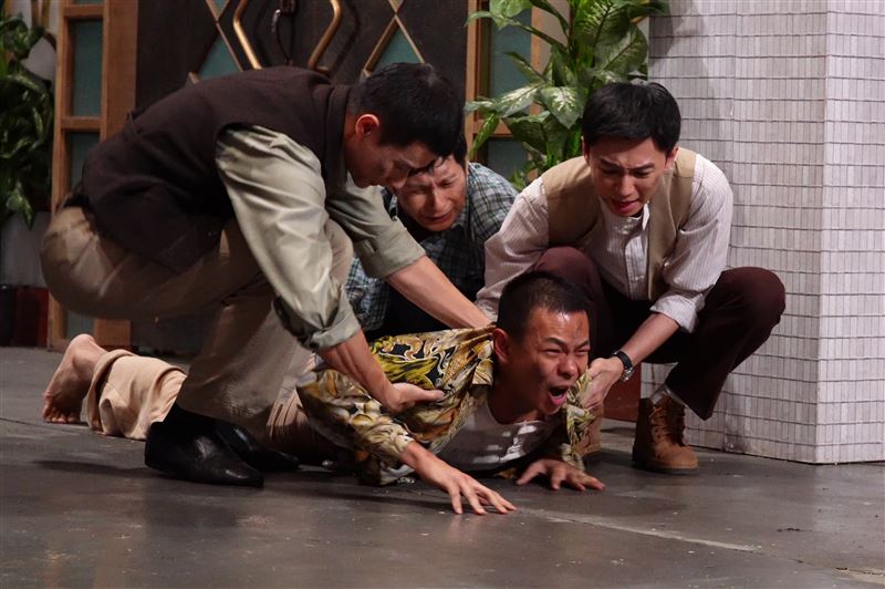 孫綻拍攝時一度哭到胃抽筋。（圖／台視提供）