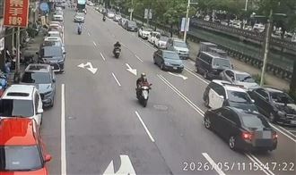當街逆向衝撞警車！基隆男被抓包毒駕慘了