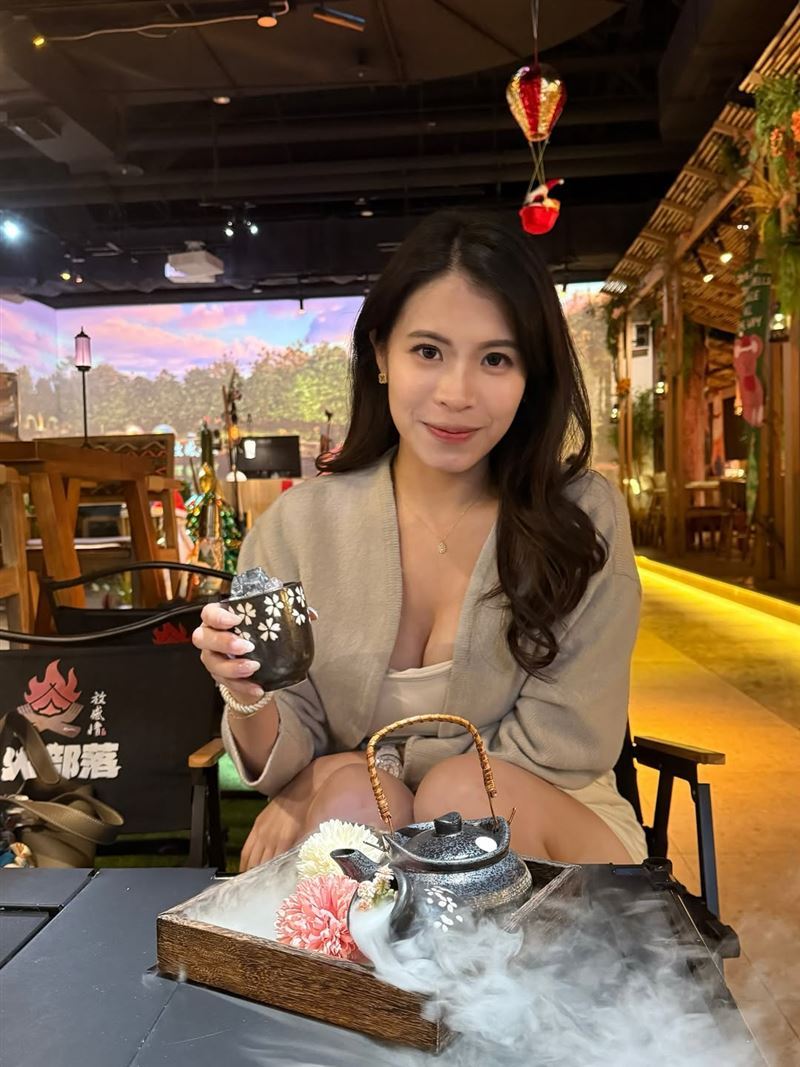 前財經主播張雅筑因一句「最近的高爾夫球場都快淪陷成雞窩了」引爆社群話題。（圖／翻攝自張雅筑IG）