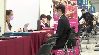 全台平均薪資逾4.8萬　近7成上班族領不到