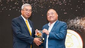 世新大學邀請財信傳媒董事長謝金河分享「2026 全球與台灣經濟展望」。（圖／世新大學提供）
 