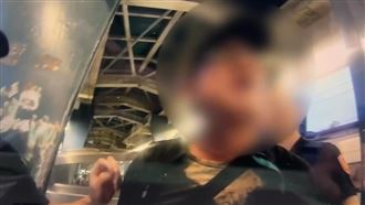醉酒男大鬧台鐵車廂！髒話飆罵列車長慘了