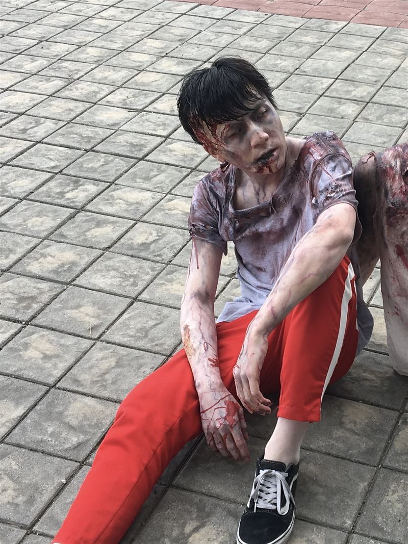 吳承恩曾為賺錢接下殭屍角色，血肉模糊特效逼真。（圖／重星音樂娛樂提供）