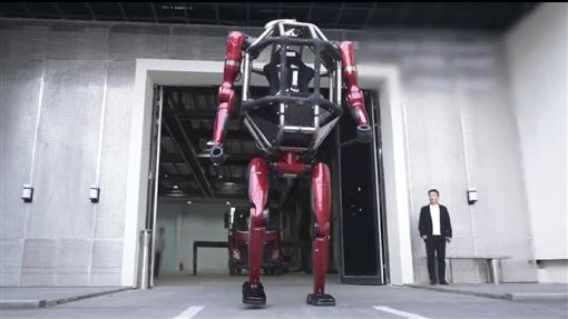 中國宣稱：全球首款量產「變形機甲」曝光