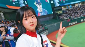籃籃今年3月到日本看球為中華隊加油，卻因此和胡瓜的師徒情生變。（翻攝自籃籃IG）