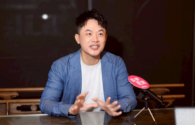 焦糖哥哥接受《三立新聞網》專訪。（圖／記者鄭孟晃攝影）