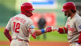 舒瓦伯（Kyle Schwarber）敲出本季第17轟。（圖／路透社／達志影像）