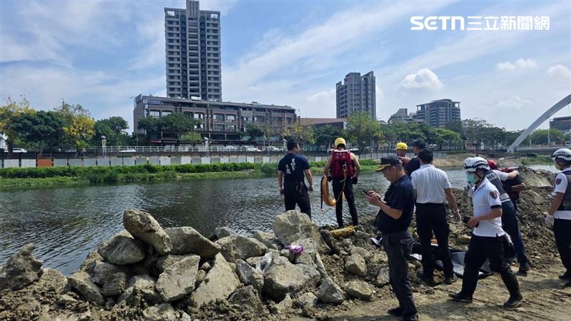 前後腳差1分鐘出門…母子成雙屍!弟獨活