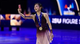 日本花滑女將開退休記者會　尾聲突拋婚訊